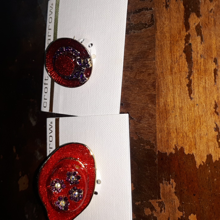 Nwt Pair Of Croft And Barrow Red Hat Pins Sku A-7 5$
